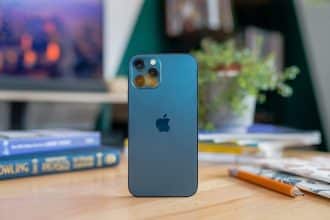 Sublimez votre iPhone avec un fond d'écran noir : esthétique et économie de batterie